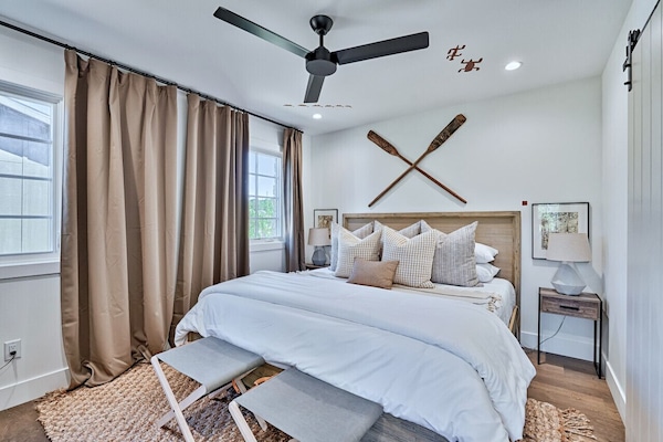 King size bed