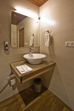 Habitación superior | Baño | Ducha y cabezal de ducha tipo lluvia
