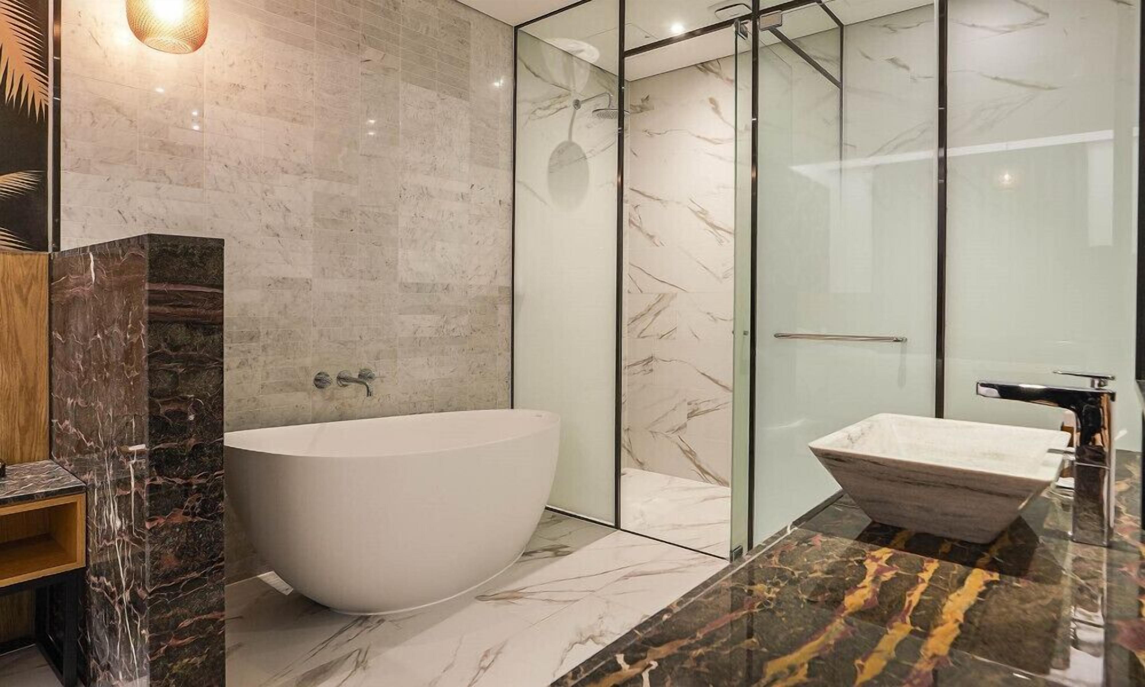 superior double room | deep-soaking bathtub