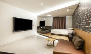 Superior Suite | Down comforters, individually decorated, individually furnished, desk - Incheon Guwol Hotel Bay 204 (Incheon)