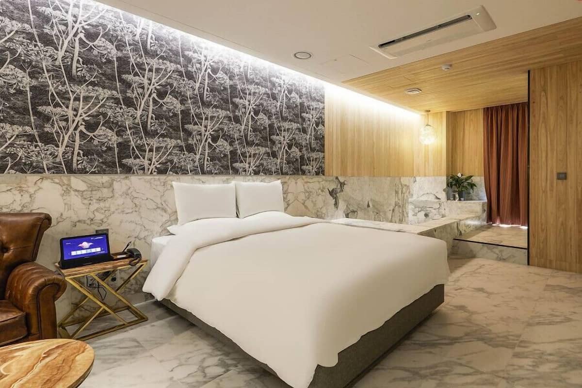 Superior King Room