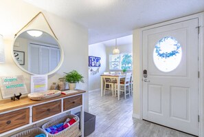 Private entry into the townhome with the kitchen close by making dropping off groceries convenient. - Spacious Siesta Bayside 3BR: Private Beach & Lanai (Siesta Key)