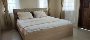 Luxury-Bungalow | 4 Schlafzimmer, Schreibtisch, Bügeleisen/Bügelbrett, kostenloses WLAN