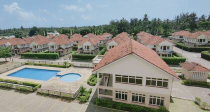 Azanza Mtwapa Holiday Home-B