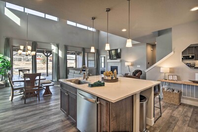 Ski & Hike: Home w/ Hot Tub + Gas Grill in Granby