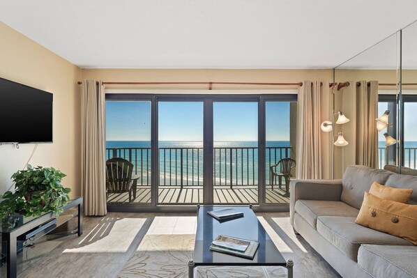 TV - Gulf Front w/ Large Balcony, 5th FL - FREE WiFi, Commodore Complex w/ Pool, Washer/Dryer, Beach View (Panama City Beach)