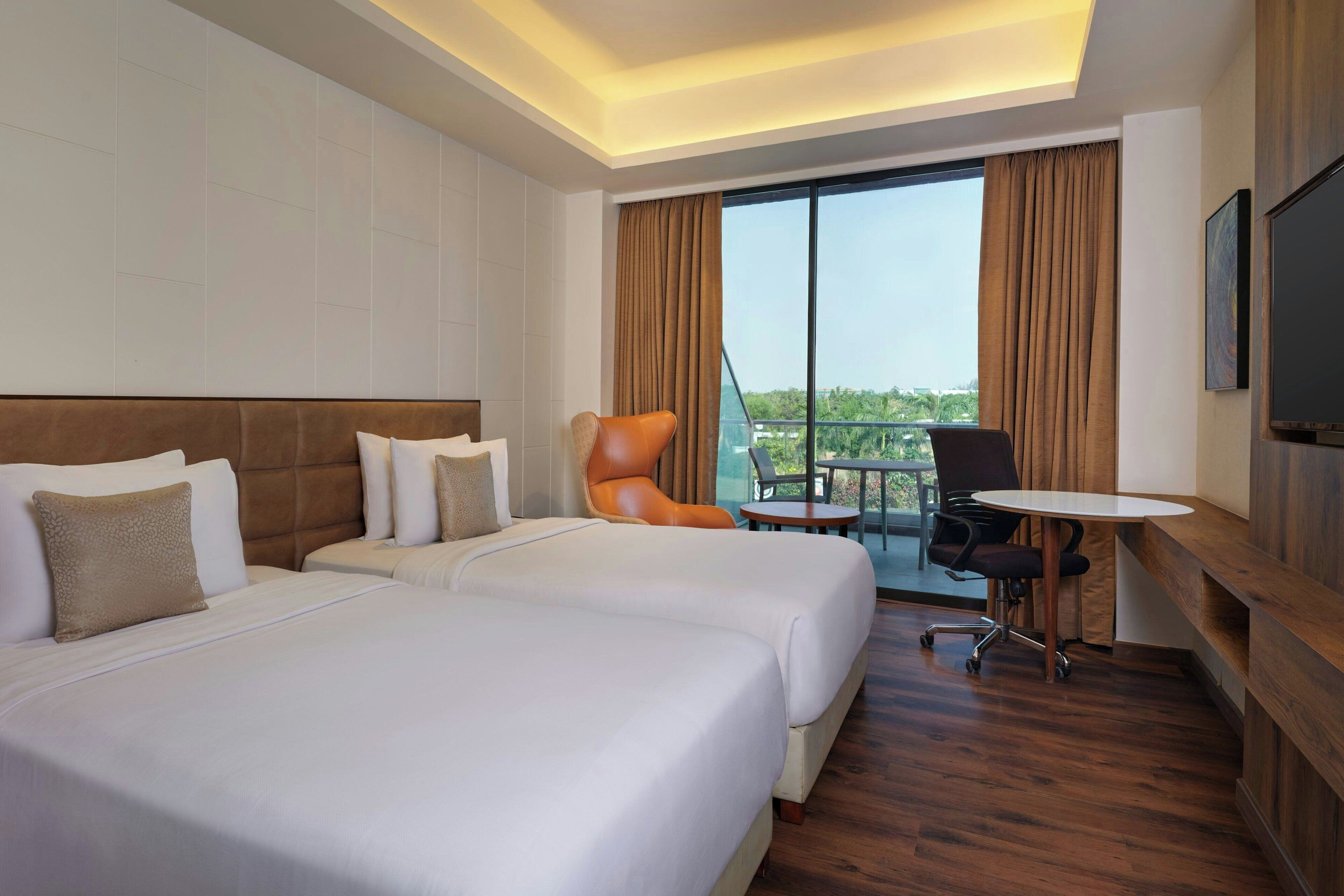 Rom – classic, 2 enkeltsenger, balkong, bassengutsikt | Safe på rommet, lydisolert, strykejern/-brett og wi-fi (inkludert)