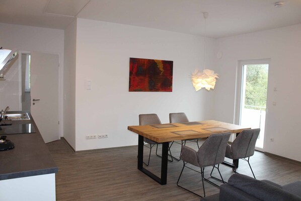 Appartement | Repas dans la chambre
