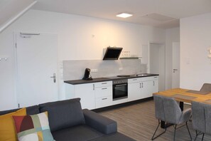 Private kitchen - Ferienwohnung Erfterassen 1 (Buergstadt)