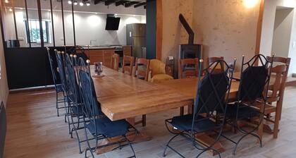 Charming Farmhouse: Pool, Kids' Zone, Modern Amenities, Close to Le Mans & Nature