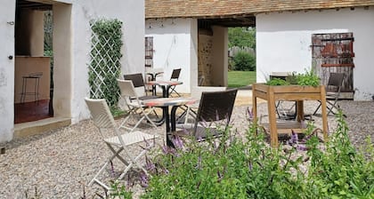 **Hermosa casa rural cerca de Le Mans, ideal para familias grandes y grupos**