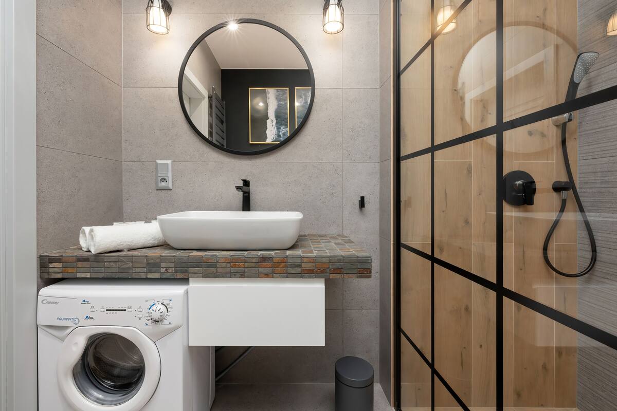 Apartment, 2 Bedrooms, Balcony | Bathroom | Shower, hair dryer, towels, soap