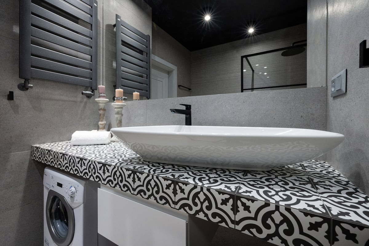 Apartment, 2 Bedrooms, Balcony | Bathroom | Shower, hair dryer, towels, soap