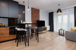 Apartment, 2 Schlafzimmer, Balkon | Wohnbereich