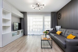 Living room - Modern Apartments City Center by Renters (Poznan)