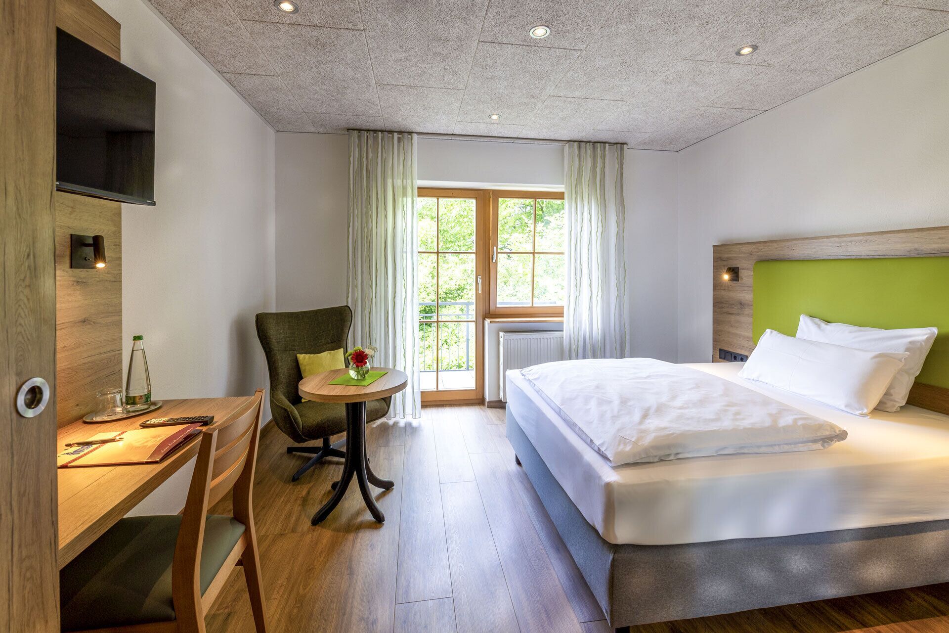 Zimmer | Kostenloses WLAN, Bettwäsche