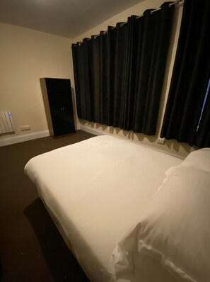 View from room - Newport Lodge (Newport)