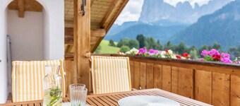 Apartment "Lara Ruveda" with Mountain View, Private Terrace and Wi-Fi