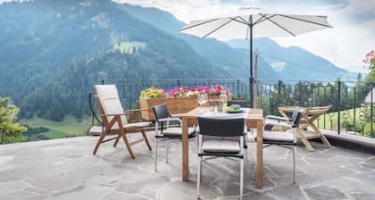 Apartment "Lara Ruveda" with Mountain View, Private Terrace and Wi-Fi