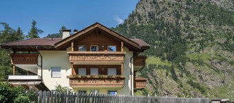 Casa vacanze "Maria Schneeglöcklein" con vista sulle montagne, balcone, giardino e sauna