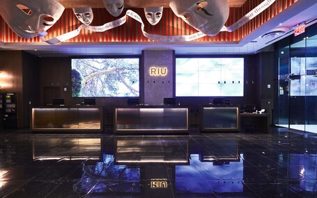 Hotel Riu Plaza Manhattan Times Square - Image 1