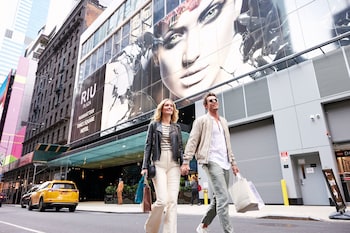 Hotel Exterior at Hotel Riu Plaza Manhattan Times Square
