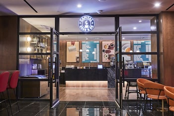 Sitting area in hotel lobby at Hotel Riu Plaza Manhattan Times Square