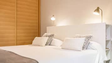 1 habitación, tabla de planchar con plancha, wifi gratis y ropa de cama