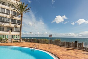 Pool - Apartment "Soraya" on the Beach with Sea Views, Wi-Fi, Pool and Garden (San Bartalomé de Tirajana)