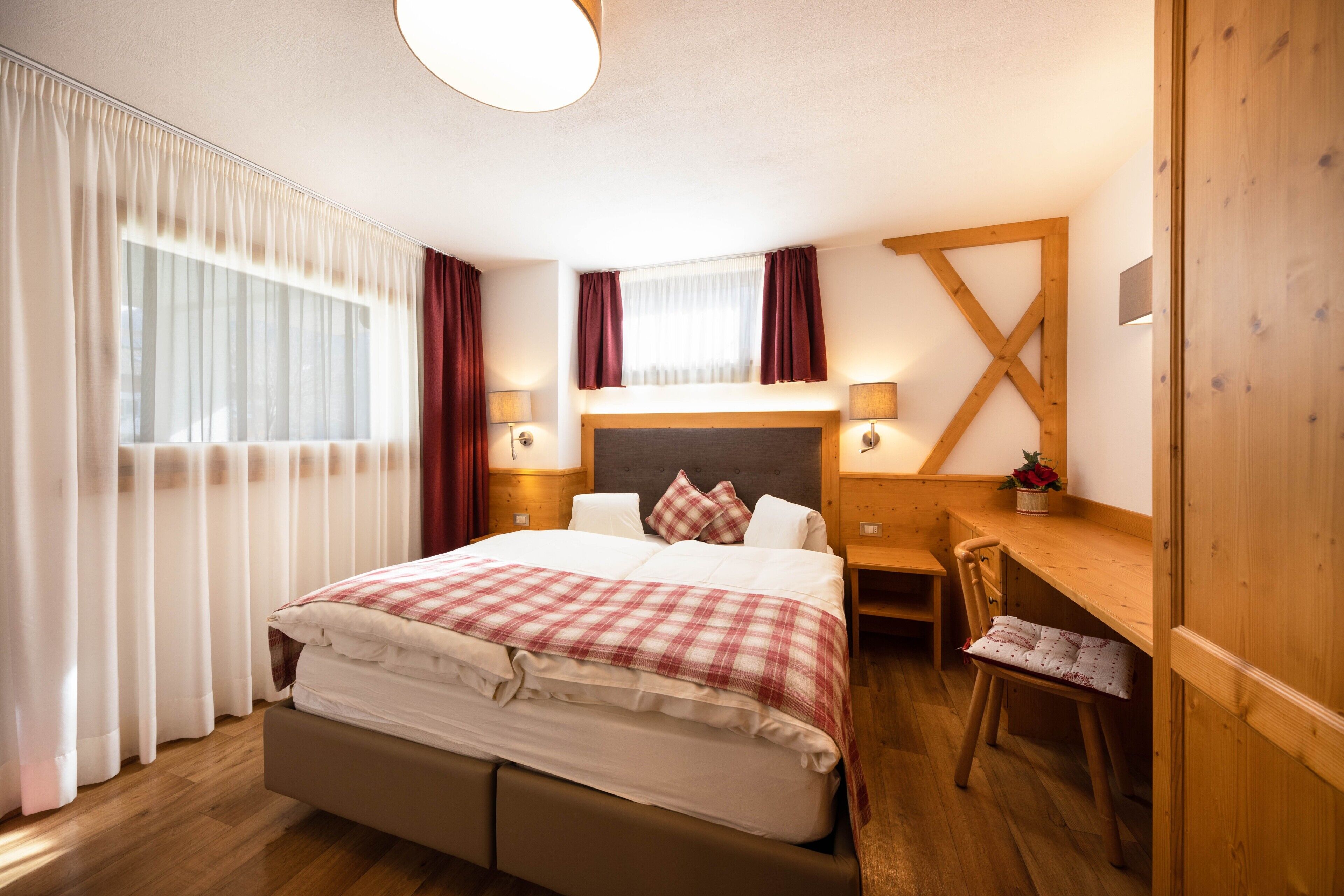 3 dormitorios, tabla de planchar con plancha, wifi gratis y ropa de cama