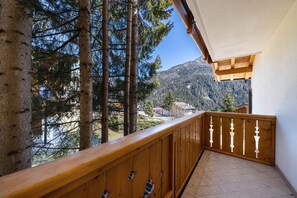 Property grounds - Charming Apartment “Majon d’Aisciuda Latemar” with Mountain View (Vigo di Fassa)