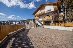 Exterior - Charming Apartment “Majon d’Aisciuda Latemar” with Mountain View (Vigo di Fassa)