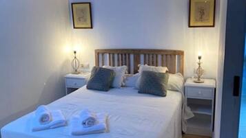 4 chambres, fer et planche à repasser, draps fournis