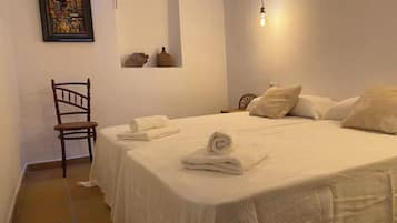 4 chambres, fer et planche Ă  repasser, draps fournis