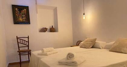 Holiday Home “Astarte House 6pax down” with Garden; Street Parking Available