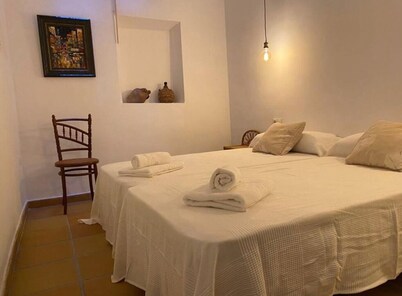 Holiday Home “Astarte House 6pax down” with Garden; Street Parking Available