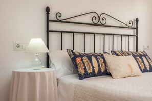 4 bedrooms, iron/ironing board, free WiFi, bed sheets - Holiday Home “Villa Can Gaya” with Pool, Terrace & Wi-Fi (Alcudia)