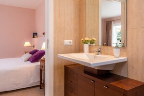 4 bedrooms, iron/ironing board, free WiFi, bed sheets - Holiday Home “Villa Can Gaya” with Pool, Terrace & Wi-Fi (Alcudia)