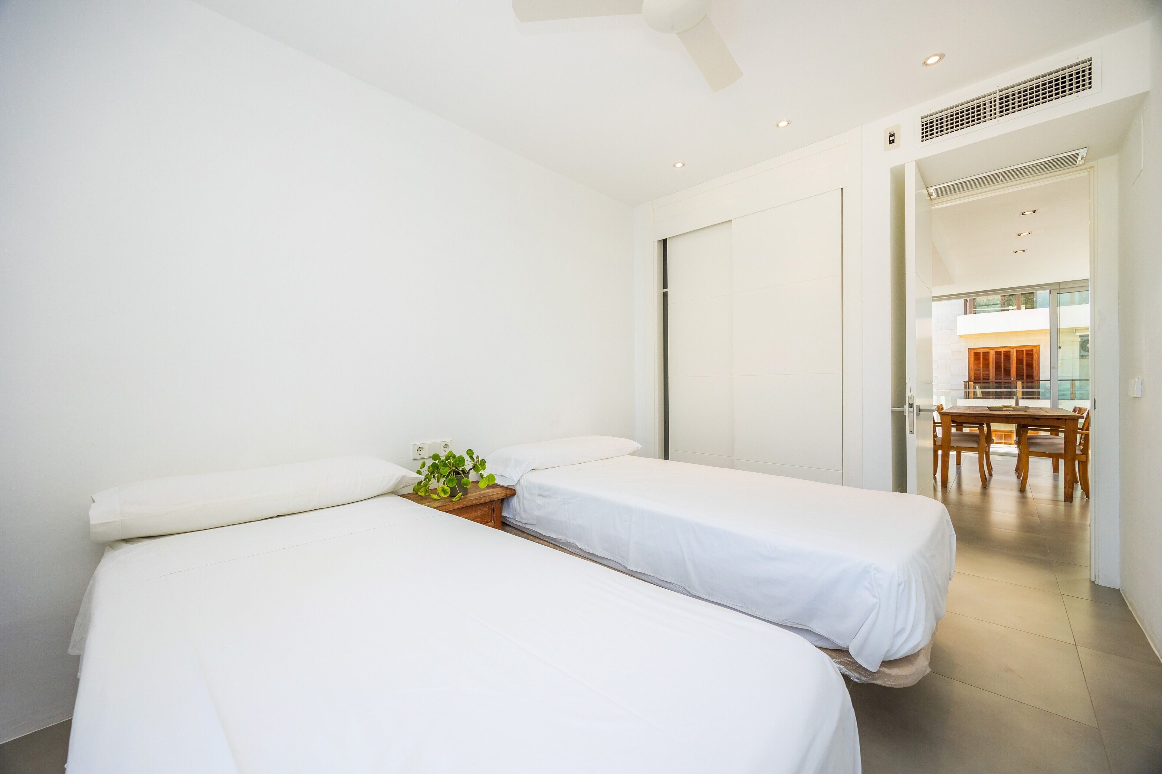 2 chambres, fer et planche à repasser, Wi-Fi gratuit, draps fournis