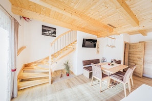 In-room dining - Meine Auszeit das Ferienhaus (Sankt Georgen am Reith)