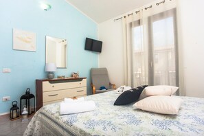 2 bedrooms, free WiFi, bed sheets - Holiday Apartment ‘Casa Vacanze Pula' with Balcony & Terrace (Pula)