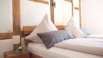 Economy Apartment | Free WiFi, bed sheets