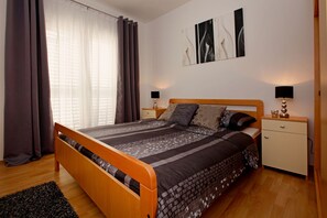 4 Schlafzimmer, Bügeleisen/Bügelbrett, WLAN, Bettwäsche