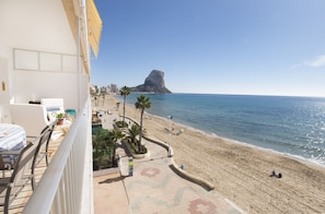 Una spiaggia nelle vicinanze