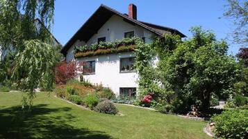 Mặt tiền nơi lưu trú