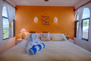 Room - Great Value on the Beach! Cheerful and comfy third level condo with big views (Akumal)