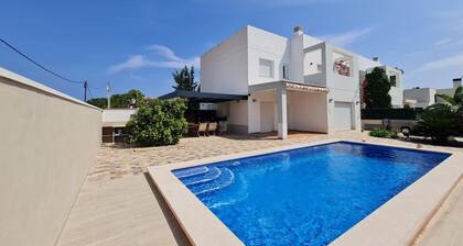 Charmante VILLA moderne Ă quelques mĂštres des criques!