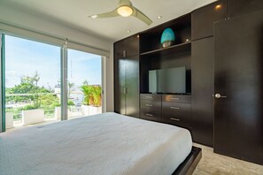 2 bedrooms, iron/ironing board, Internet, bed sheets