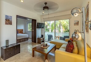 2 bedrooms, iron/ironing board, internet, bed sheets