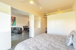 2 bedrooms, iron/ironing board, Internet, bed sheets